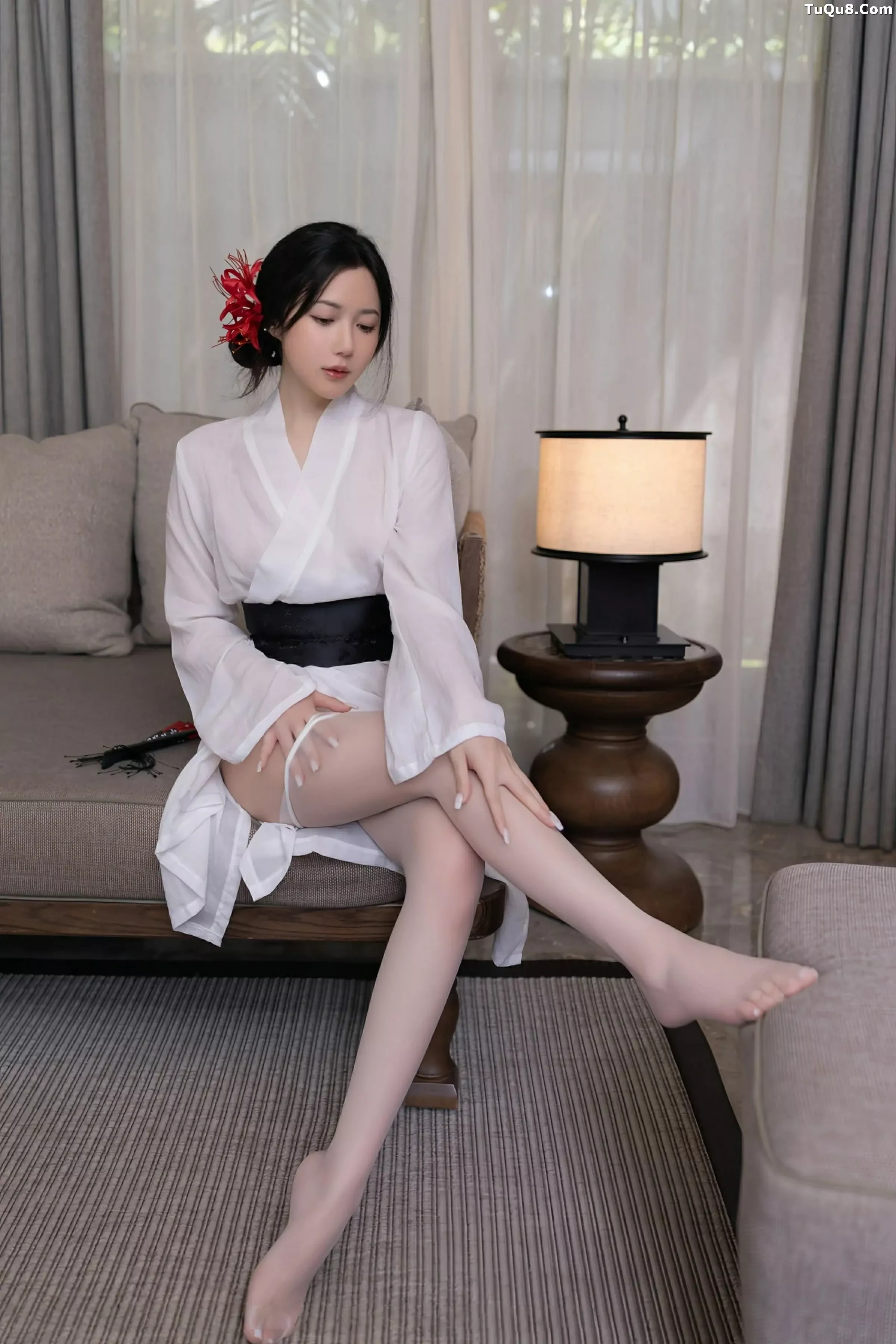 壁纸鱼子酱Fish白色服饰配  第12张