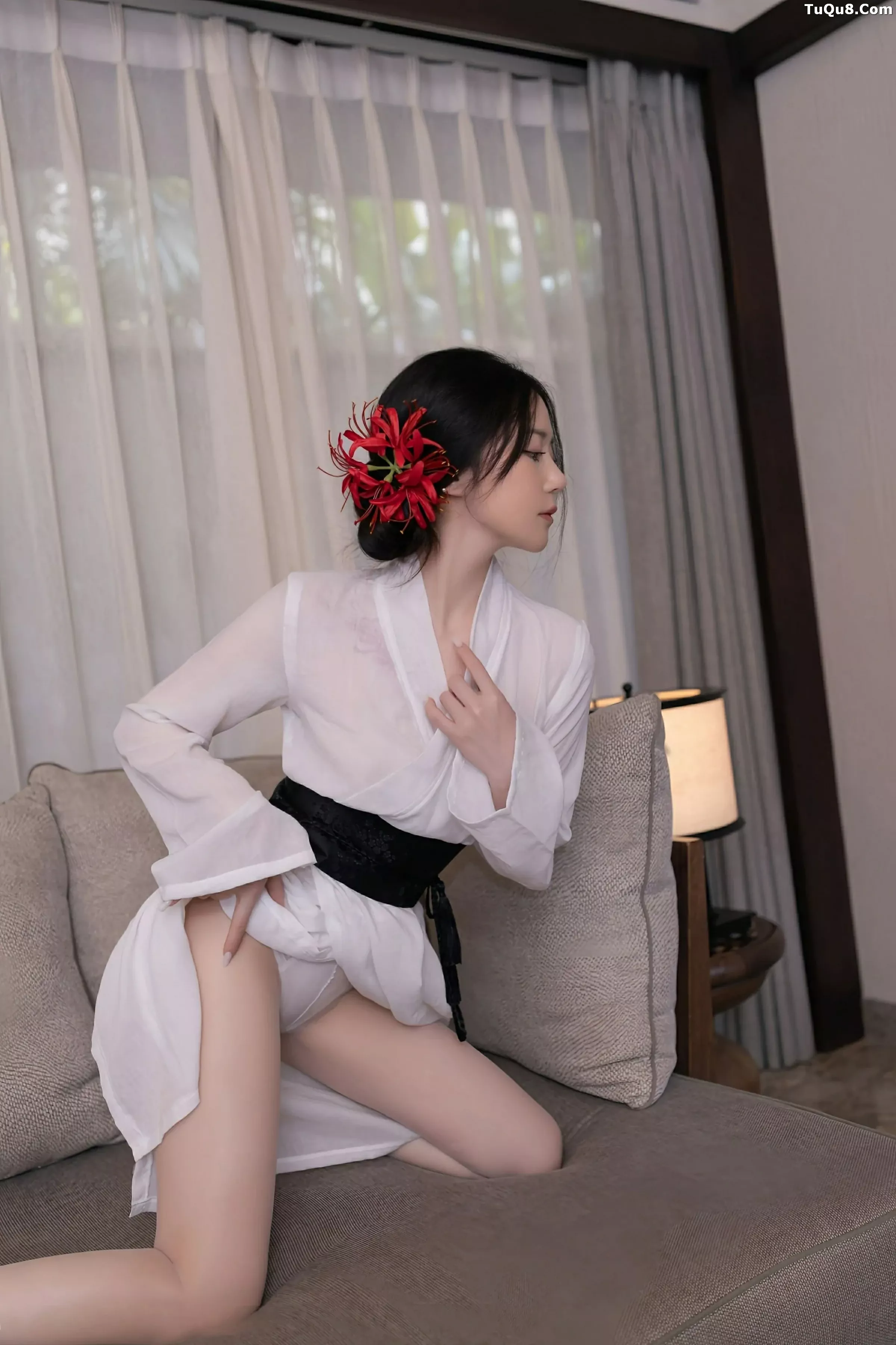 壁纸鱼子酱Fish白色服饰配  第7张